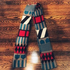 Long tribal pattern wool scarf